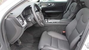Volvo  B4 FWD Core +ACC+BLIS+H/K+LEDER+E-Sitze+LHZ+