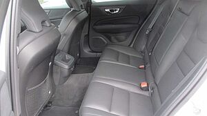 Volvo  B4 FWD Core +ACC+BLIS+H/K+LEDER+E-Sitze+LHZ+