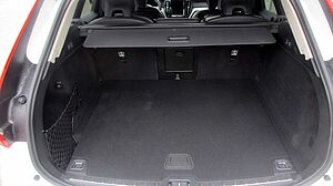 Volvo  B4 D AWD Plus Dark +ACC+BLIS+STHZ+LHZ+HK+DW