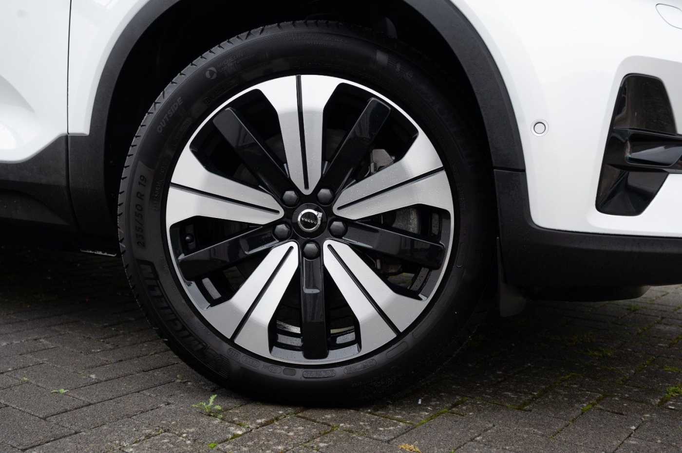 Volvo  Ultimate Recharge Pure Electric