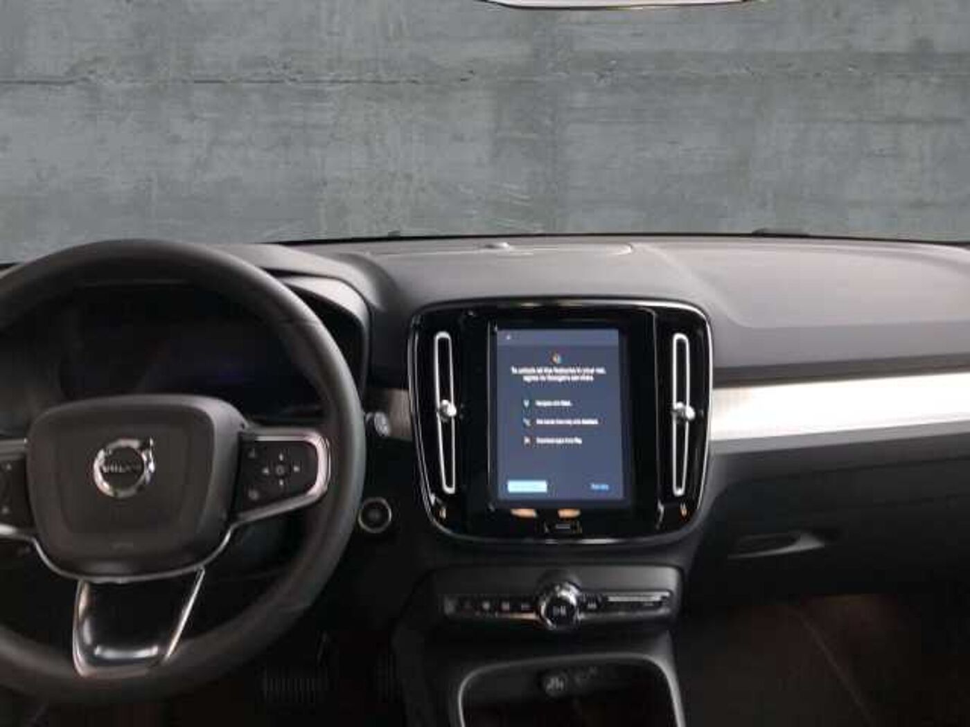 Volvo  B4 2WD Plus Bright (EURO 6d) Klima Rückfahrkamera