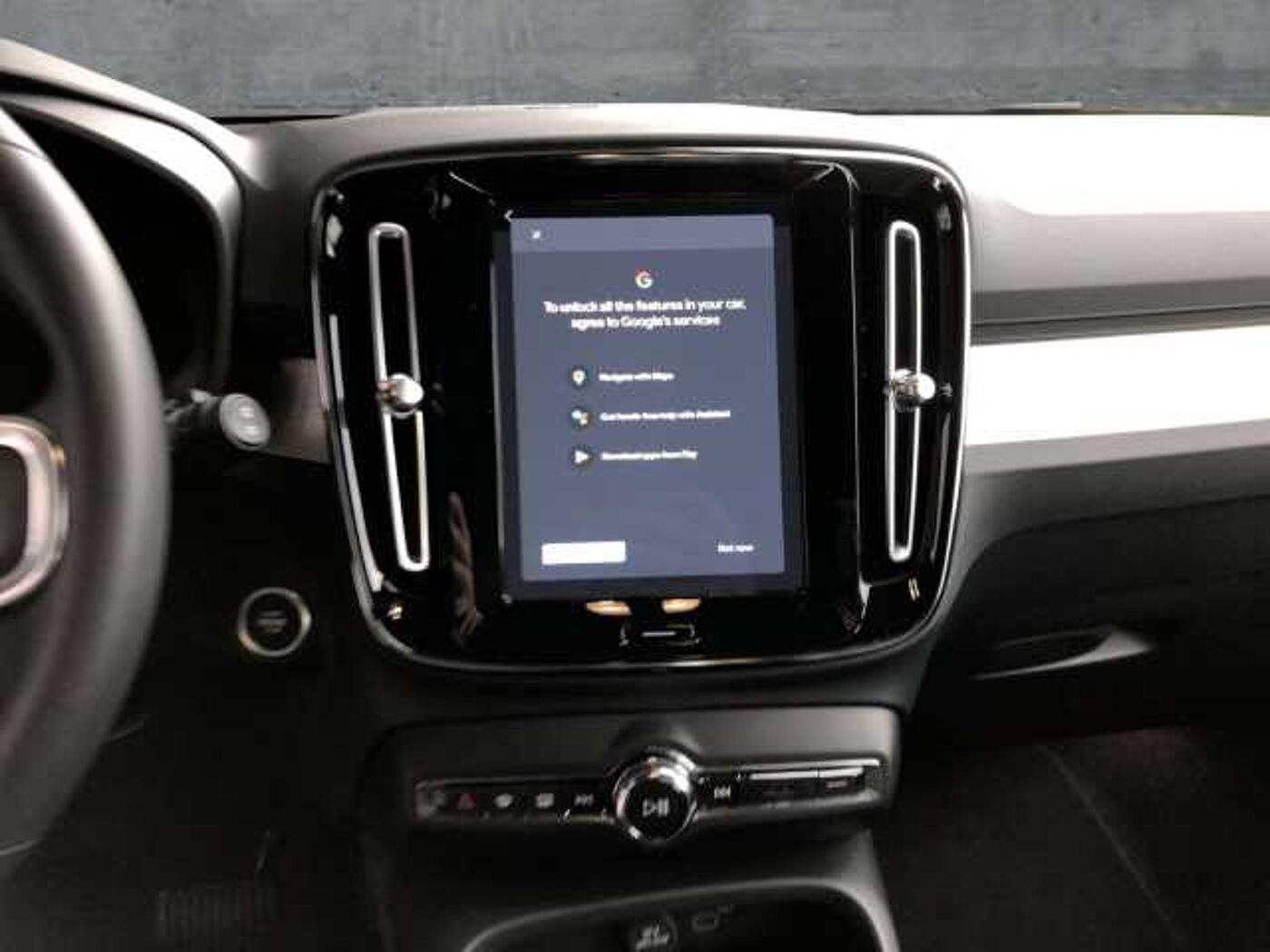 Volvo  B4 2WD Plus Bright (EURO 6d) Klima Rückfahrkamera