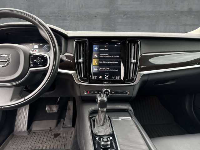 Volvo  D4 Momentum (EURO 6d-TEMP)(DPF) Klima Navi Leder