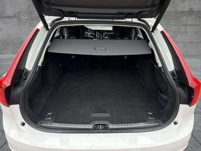 Volvo  D4 Momentum (EURO 6d-TEMP)(DPF) Klima Navi Leder