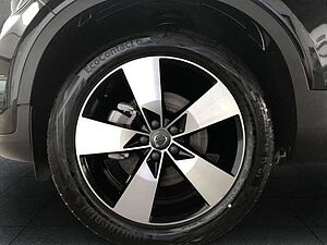 Volvo  B4 2WD Plus Bright (EURO 6d) Klima Rückfahrkamera