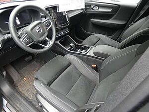 Volvo  B4 2WD Plus Dark (EURO 6d) Klima Navi