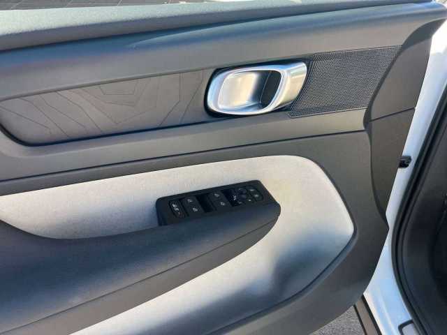 Volvo  T4 Recharge Core