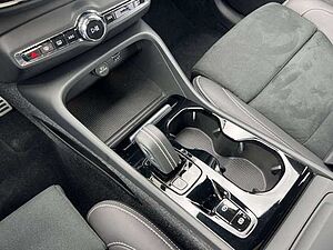 Volvo  T3 R Design Geartronic/KeyLess/ACC/DAB+