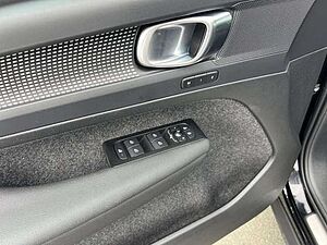 Volvo  T3 R Design Geartronic/KeyLess/ACC/DAB+