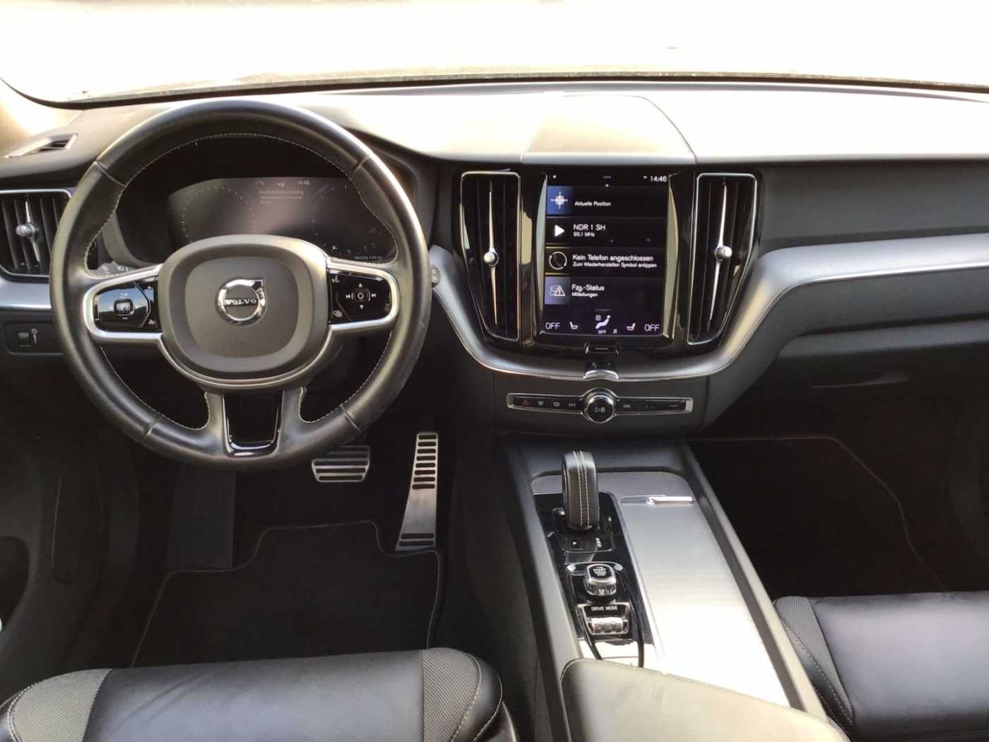 Volvo  B4 (Diesel) R-Design AWD 360° Cam AHK