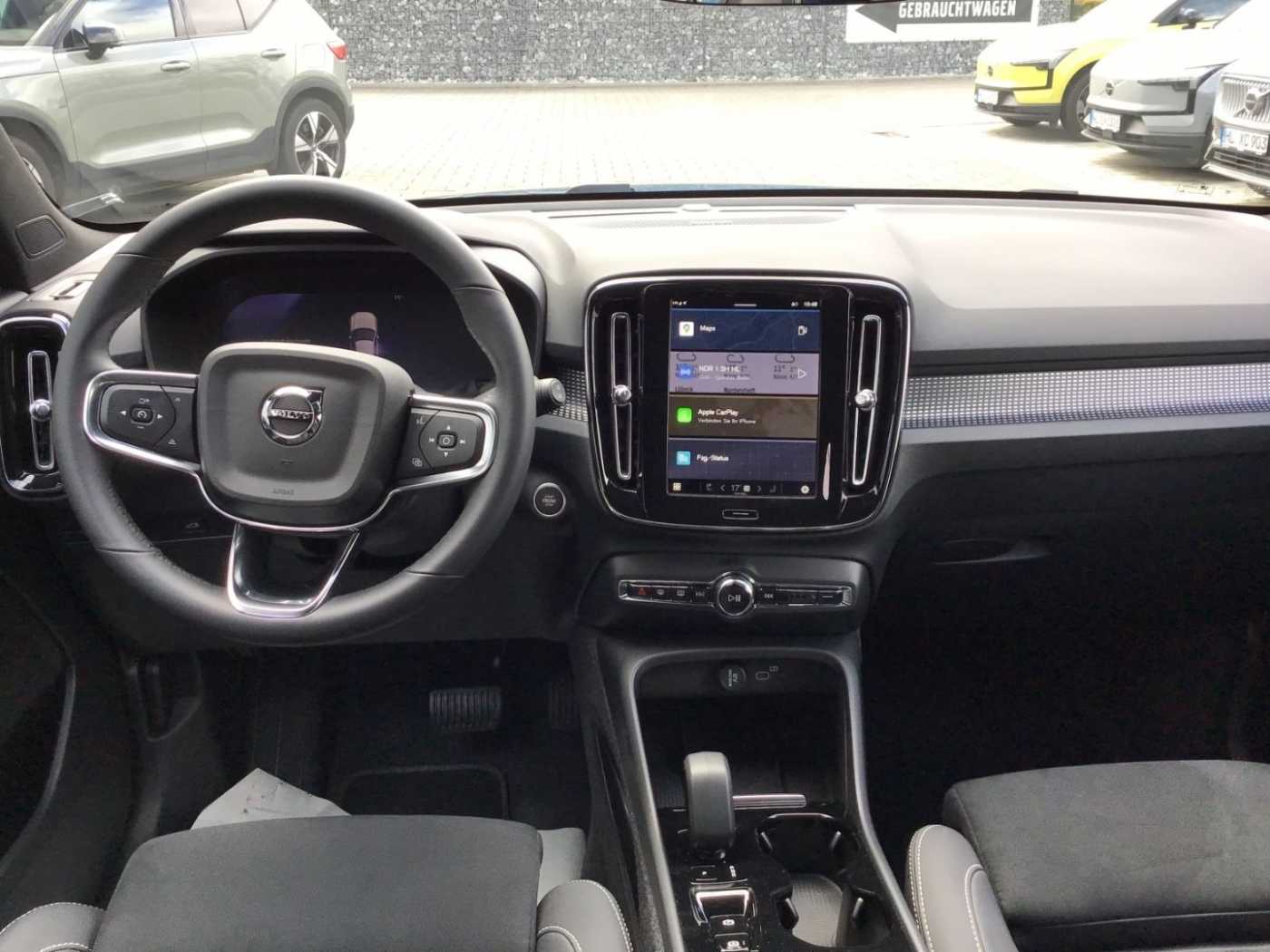 Volvo  B3 (Benzin) Plus Dark Keyless Navi Cam