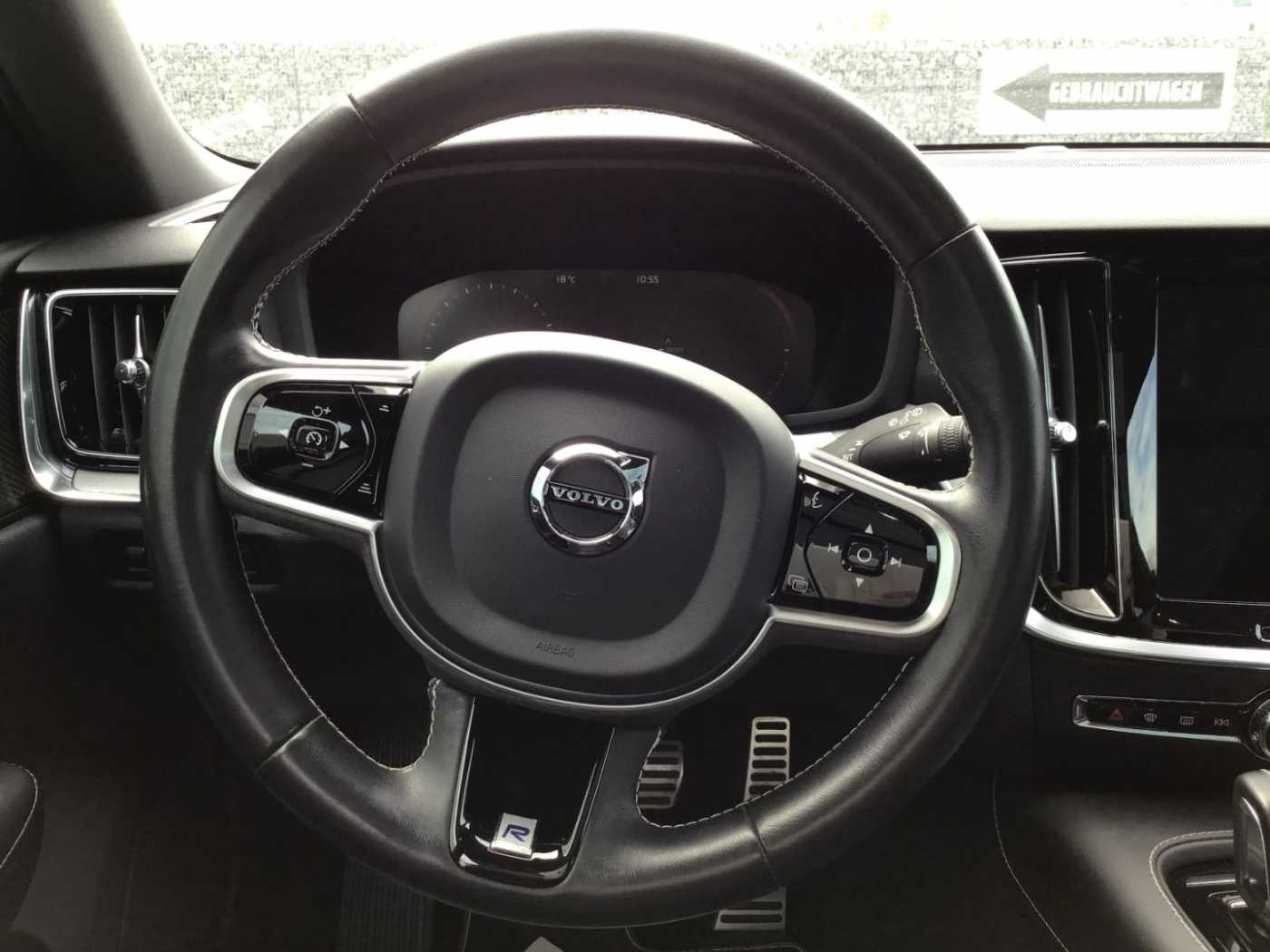 Volvo  T8 R-Design AWD PanoDach Stdhzg. HUD Cam