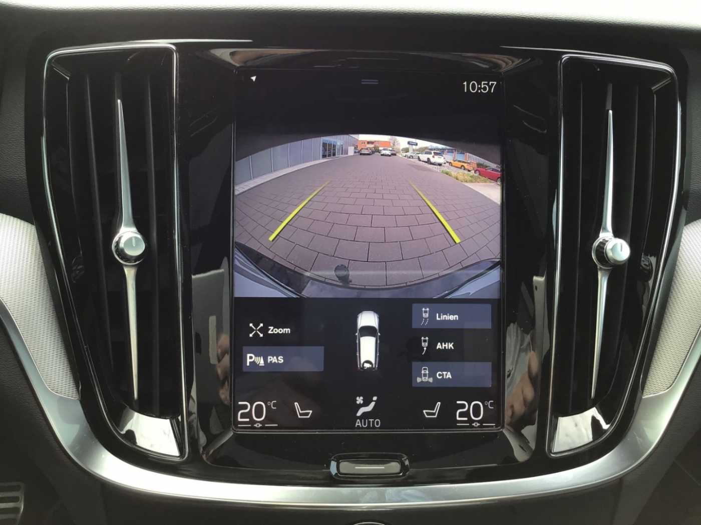 Volvo  T8 R-Design AWD PanoDach Stdhzg. HUD Cam