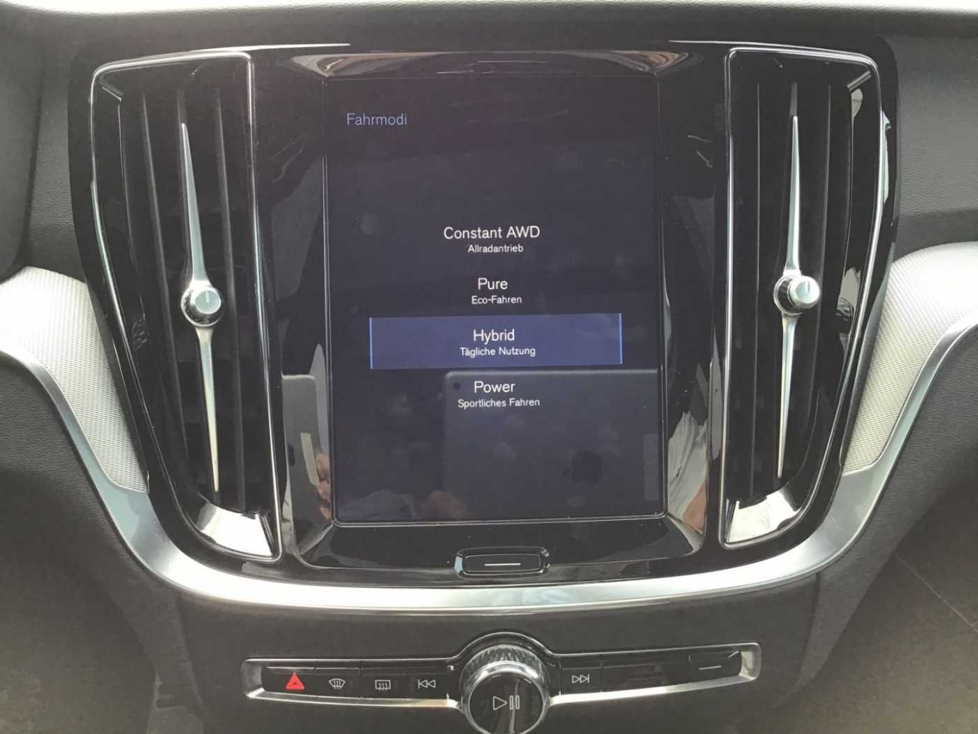 Volvo  T8 R-Design AWD PanoDach Stdhzg. HUD Cam