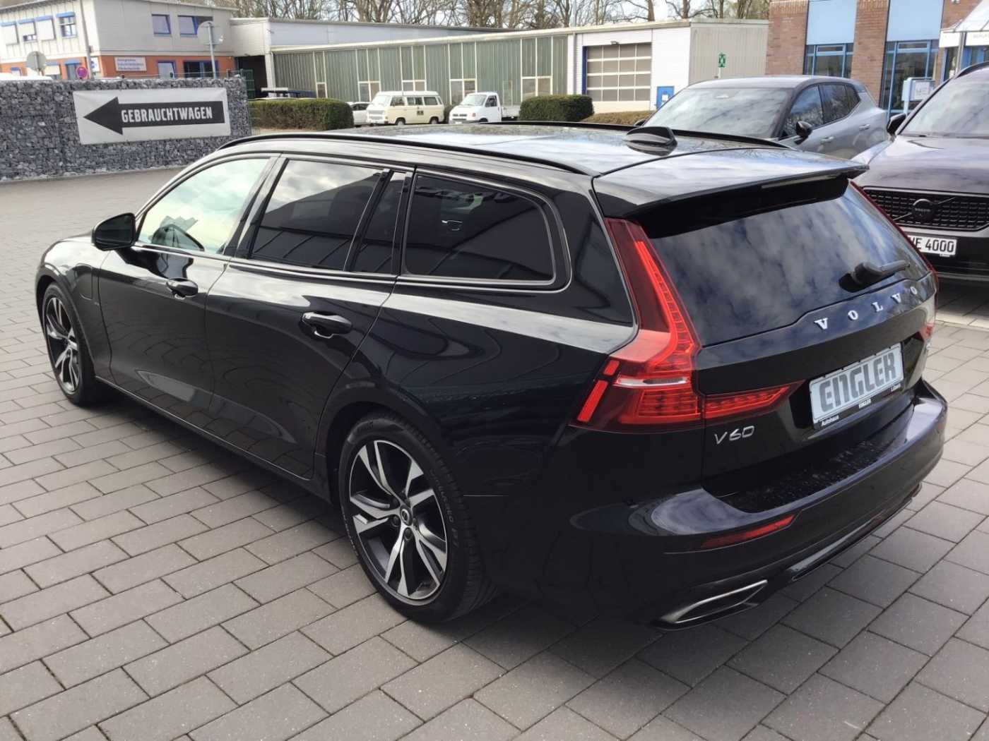 Volvo  T8 R-Design AWD PanoDach Stdhzg. HUD Cam