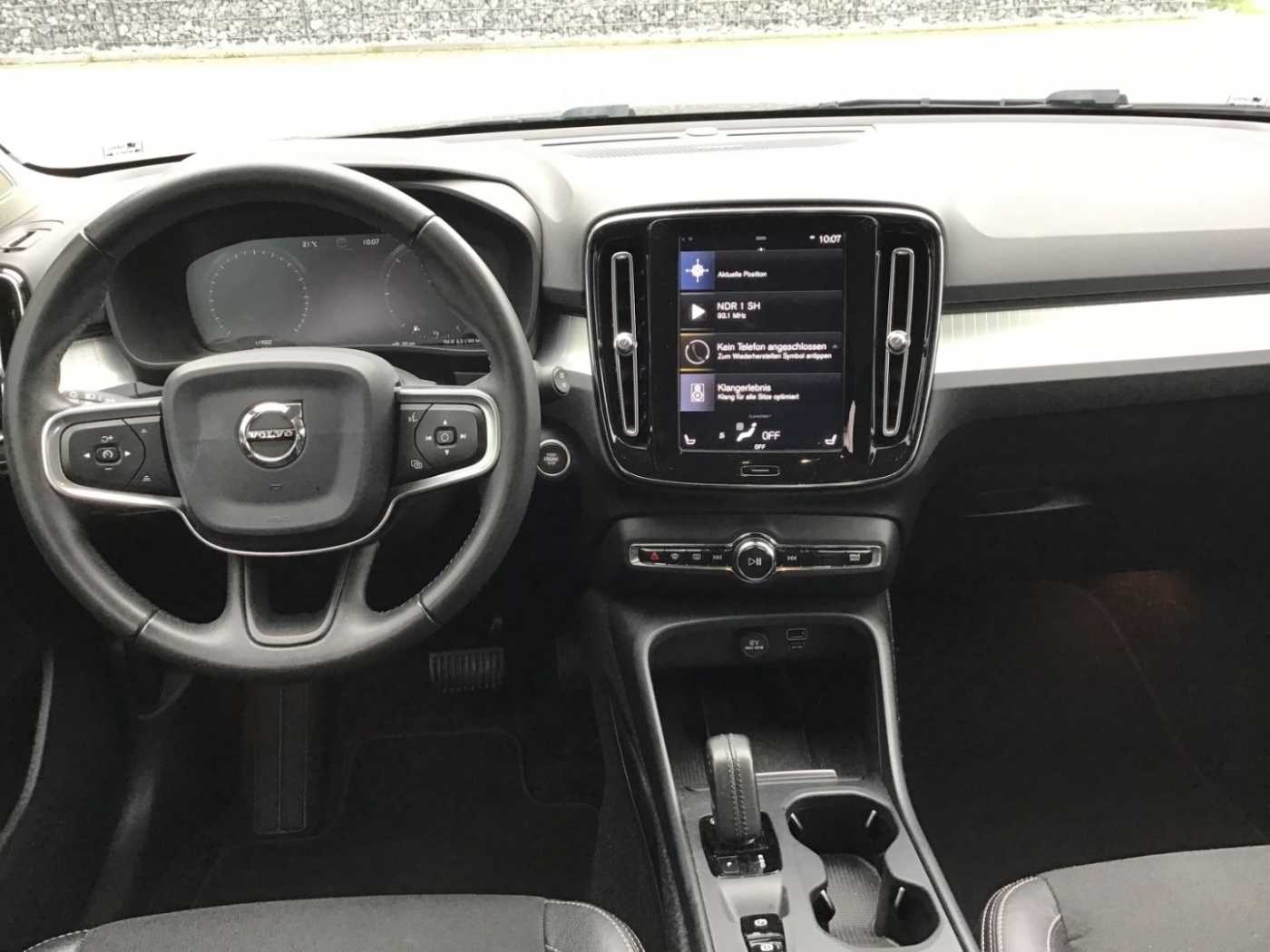 Volvo  D4 Momentum AWD Navi Cam Klima
