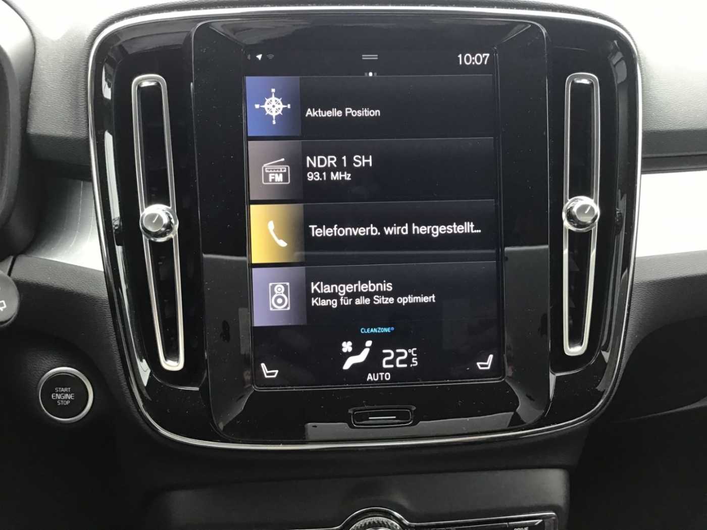 Volvo  D4 Momentum AWD Navi Cam Klima