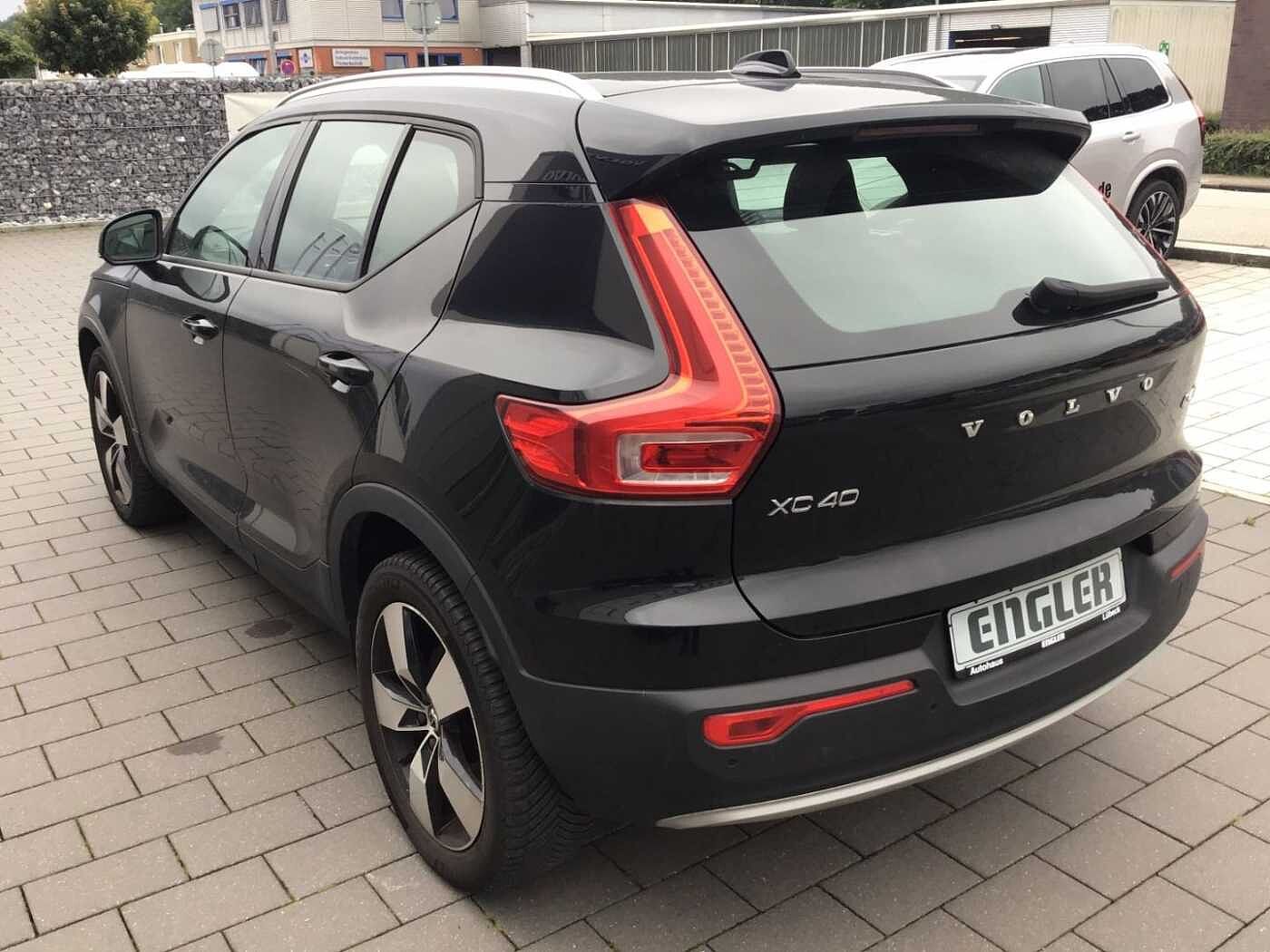Volvo  D4 Momentum AWD Navi Cam Klima