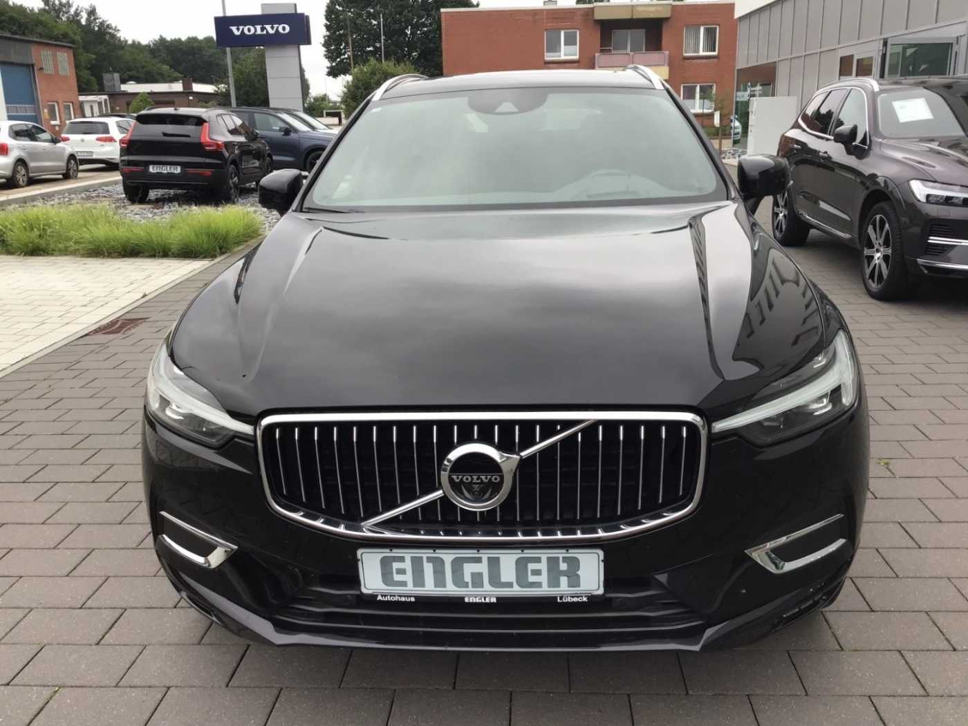 Volvo  B4 (Diesel) Inscription AWD PanoDach Cam