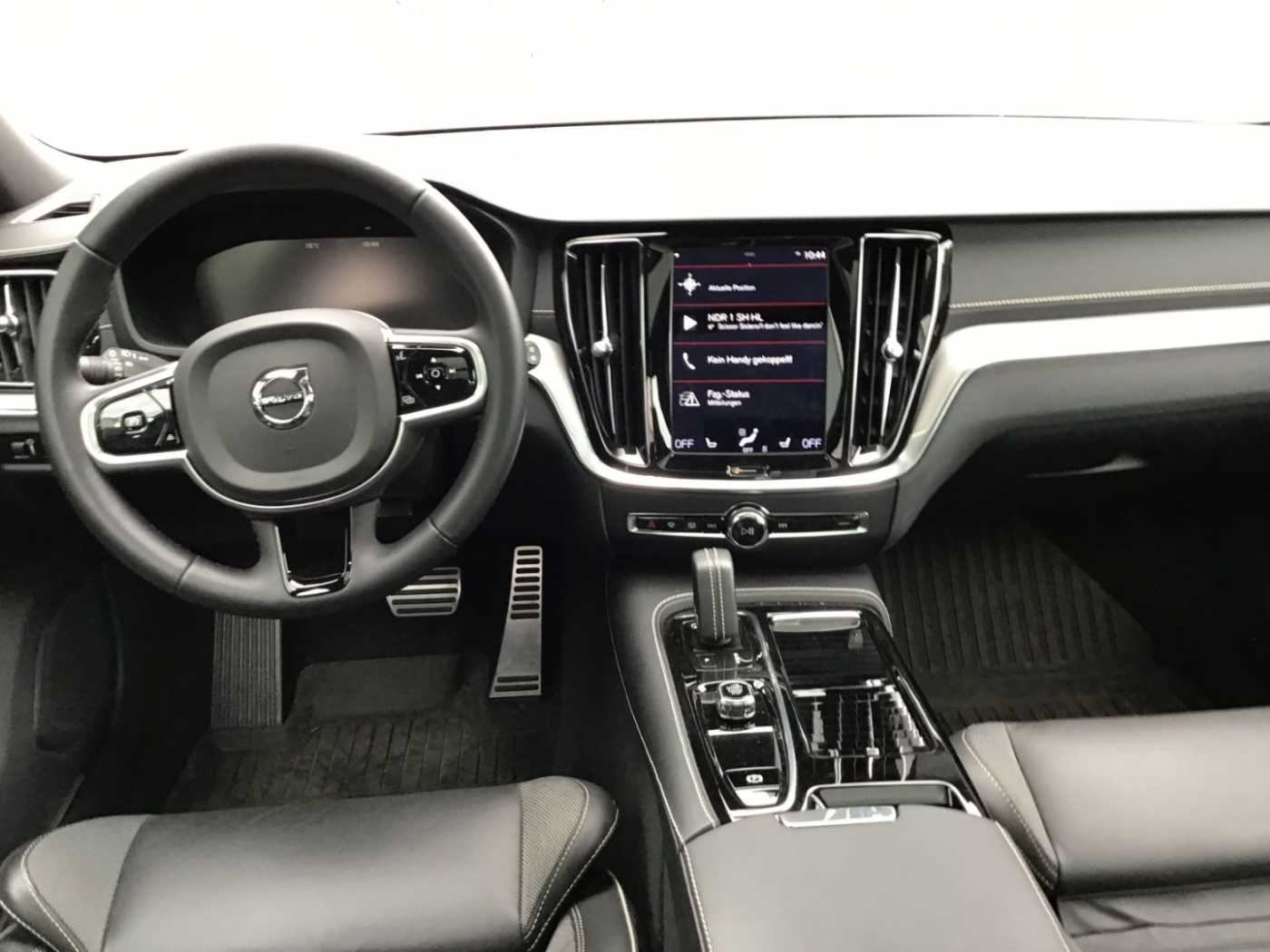 Volvo  T6 Plus Dark AWD PanoDach Cam
