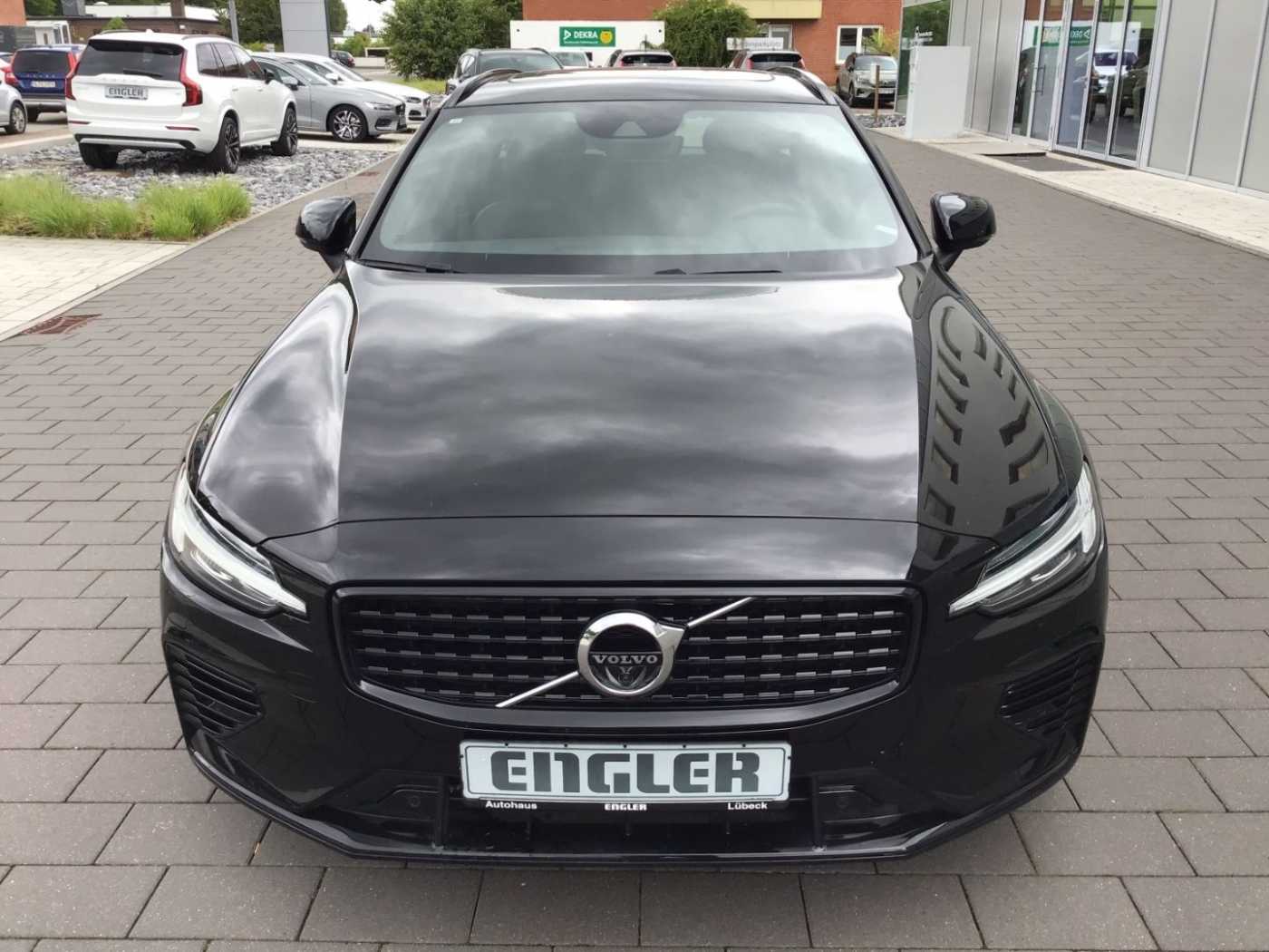 Volvo  T6 Plus Dark AWD PanoDach Cam