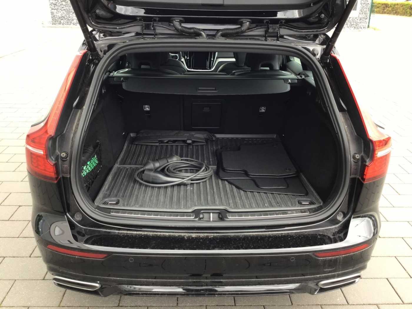 Volvo  T6 Plus Dark AWD PanoDach Cam