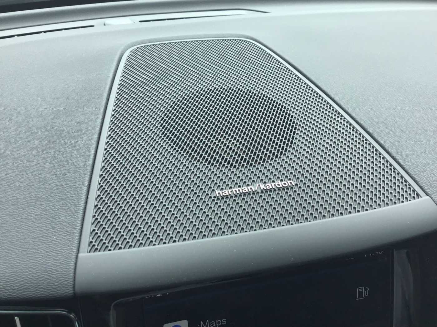Volvo  B4 (Benzin) Plus Dark PanoDach Leder Cam