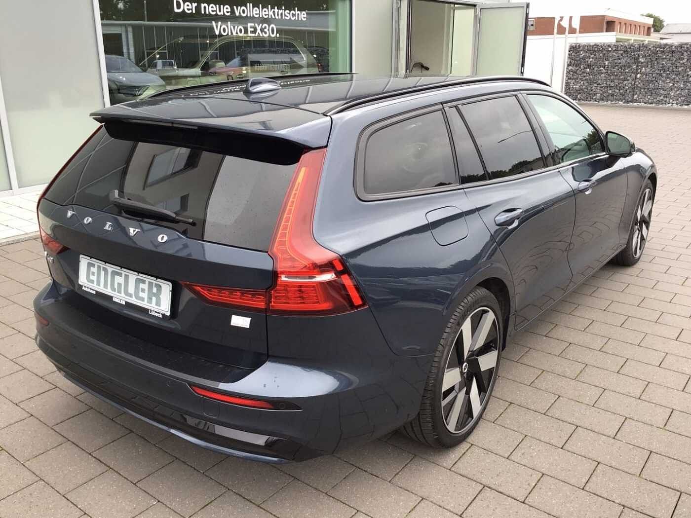 Volvo  T6 Plus Dark AWD Stdhzg. Licht-Paket