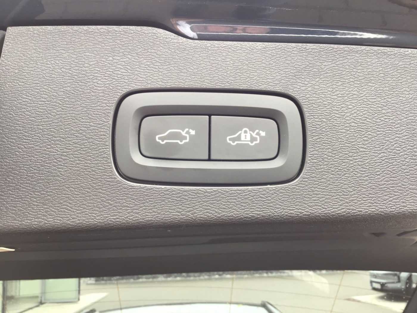 Volvo  T6 Plus Dark AWD Stdhzg. Licht-Paket