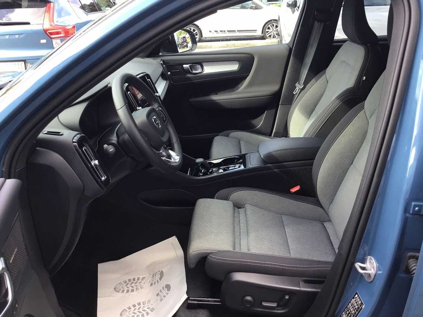 Volvo  B4 Plus Dark Harman-Kardon  WSS beheizt