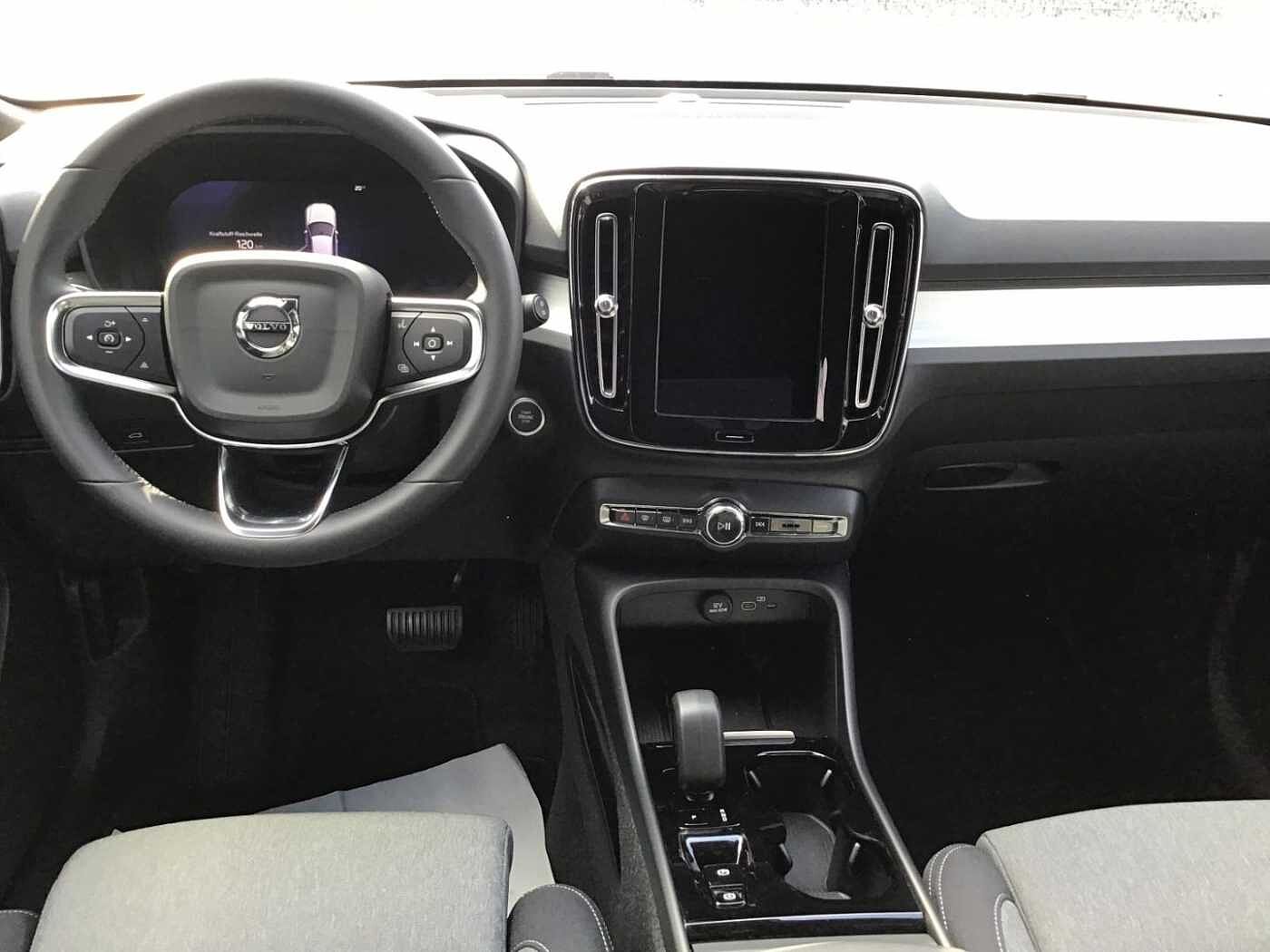 Volvo  B4 Plus Dark Harman-Kardon  WSS beheizt