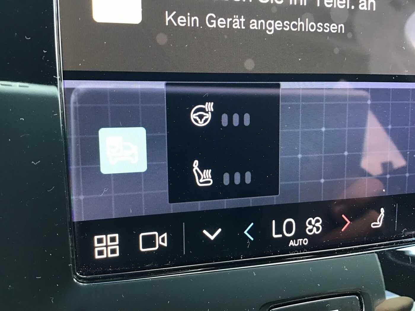 Volvo  B4 Plus Dark Harman-Kardon  WSS beheizt