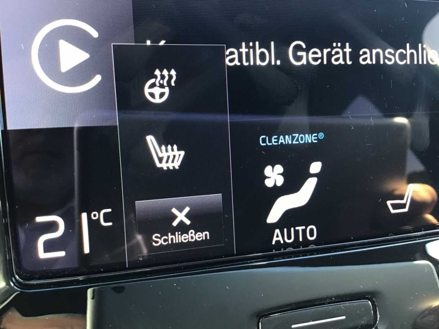 Volvo  T4 Plus Bright Recharge Navi Nebel