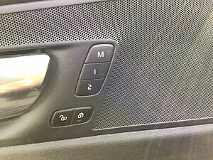 Volvo  B4 (Diesel) R-Design AWD 360° Cam AHK