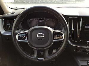 Volvo  B4 (Diesel) R-Design AWD 360° Cam AHK