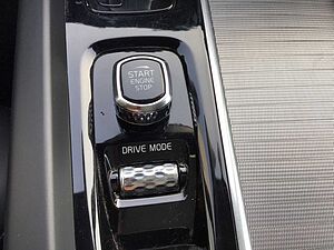 Volvo  B4 (Diesel) R-Design AWD 360° Cam AHK
