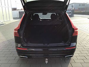 Volvo  B4 (Diesel) R-Design AWD 360° Cam AHK