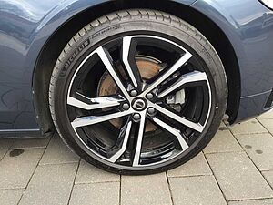 Volvo  B4 (Diesel) Plus Dark PanoDach Cam Leder