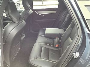 Volvo  B4 (Diesel) Plus Dark PanoDach Cam Leder