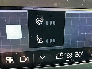 Volvo  B4 (Diesel) Plus Dark PanoDach Cam Leder