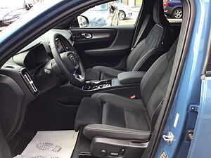 Volvo  B3 (Benzin) Plus Dark Keyless Navi Cam