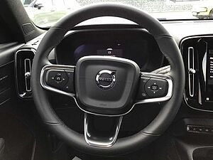 Volvo  B3 (Benzin) Plus Dark Keyless Navi Cam