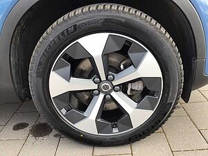 Volvo  B3 (Benzin) Plus Dark Keyless Navi Cam