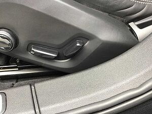 Volvo  T8 R-Design AWD PanoDach Stdhzg. HUD Cam