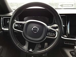 Volvo  T8 R-Design AWD PanoDach Stdhzg. HUD Cam