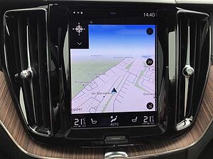 Volvo  B4 (Benzin) Inscription PanoDach Cam Navi