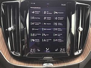 Volvo  B4 (Benzin) Inscription PanoDach Cam Navi