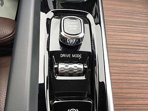 Volvo  B4 (Benzin) Inscription PanoDach Cam Navi
