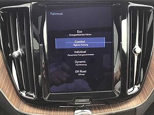 Volvo  B4 (Benzin) Inscription PanoDach Cam Navi