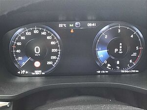 Volvo  B4 (Diesel) Inscription AWD PanoDach Cam